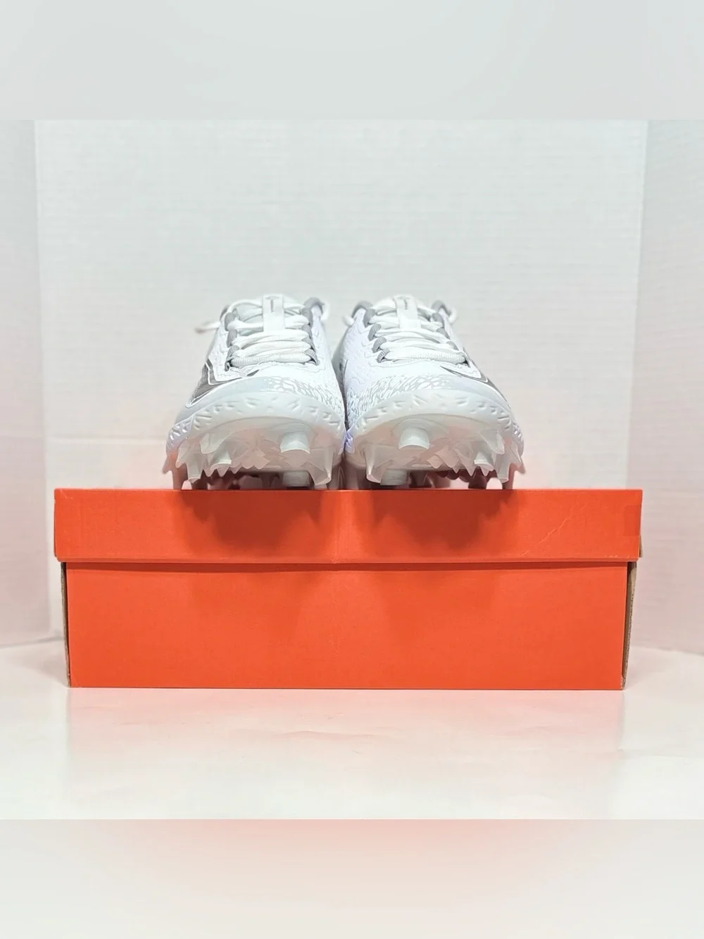 Size 11 Men’s Nike Alpha Huarache Elite 4 Low white Baseball Cleats FD6255-100